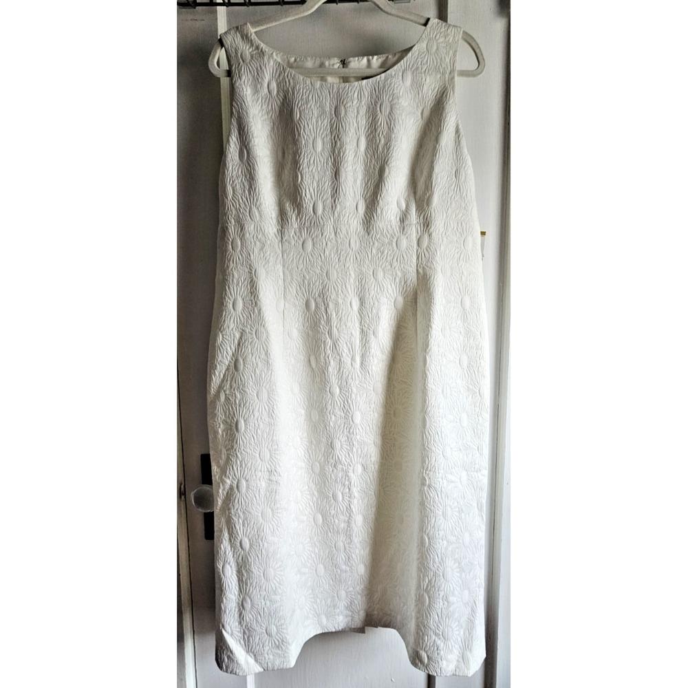NWT KASPER woman Sz 14 white embossed sunflower imprint‎ pencil dress lined